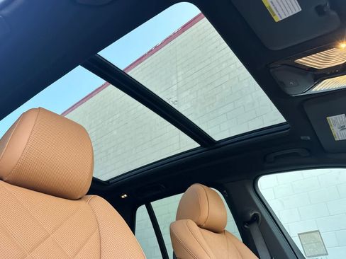 Used 2026 BMW X5 xDrive50e image 18