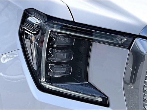 Used 2021 GMC Yukon Denali RWD image 33