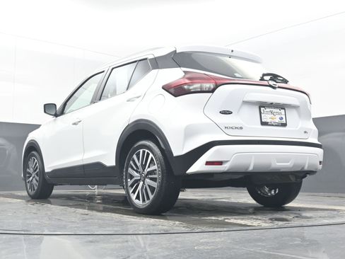 Used 2021 Nissan Kicks SV image 23