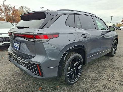 New 2026 Volkswagen Tiguan SE R-Line image 4