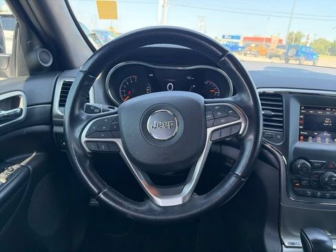 Used 2021 Jeep Grand Cherokee Laredo RWD image 15