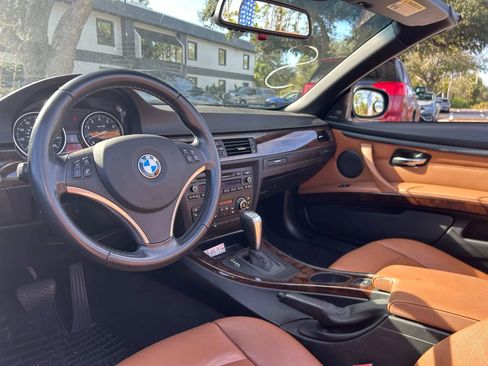 Used 2011 BMW 335i Convertible image 7