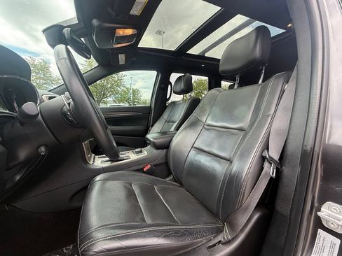 Used 2017 Jeep Grand Cherokee Limited w/ Luxury Group II AWD/4WD image 11