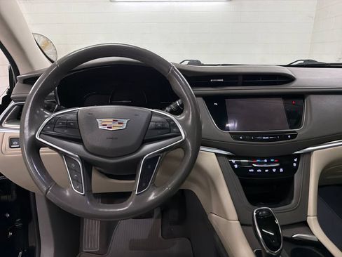 Used 2019 Cadillac XT5 Premium Luxury FWD image 9