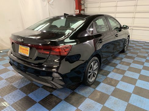 Used 2023 Kia Forte LXS image 6