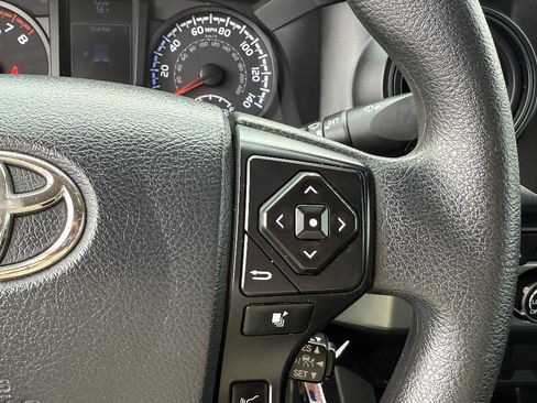 Used 2020 Toyota Tacoma SR w/ SR Convenience Package RWD image 16