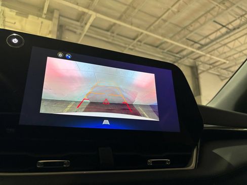 Used 2025 Chevrolet Equinox LT FWD image 23