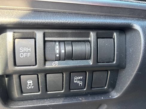 Used 2019 Subaru Crosstrek 2.0i Limited w/ Moonroof Package w/Navigation AWD/4WD image 19