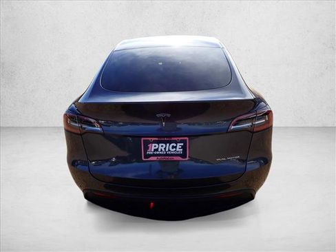 Used 2022 Tesla Model Y Long Range image 3