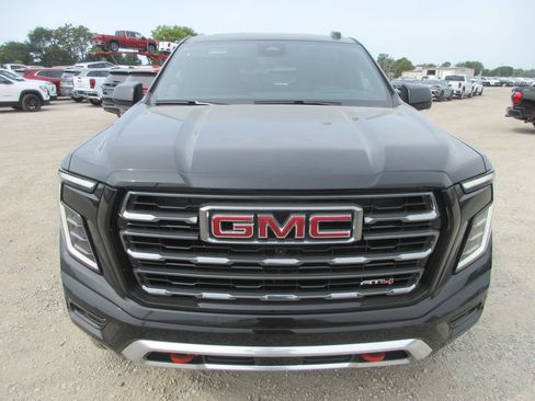 New 2026 GMC Yukon XL AT4 w/ AT4 Premium Package AWD/4WD image 10