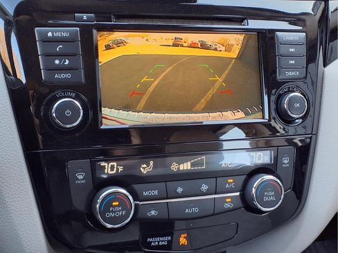 Certified 2021 Nissan Rogue Sport SV image 22