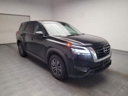 Used 2022 Nissan Pathfinder S FWD image 13