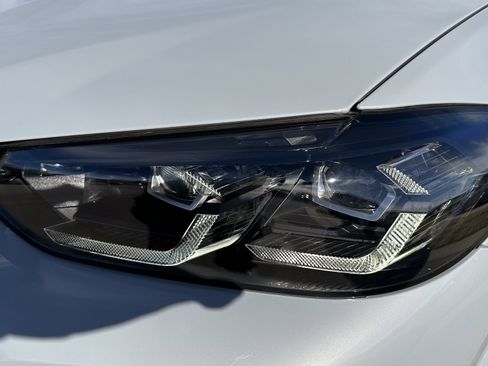 Used 2025 BMW X4 xDrive30i w/ Premium Package image 6