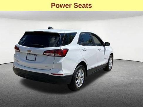 Used 2023 Chevrolet Equinox LS w/ LS Convenience Package AWD/4WD image 9