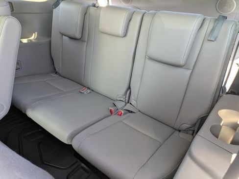 Used 2019 Toyota Highlander Limited image 15