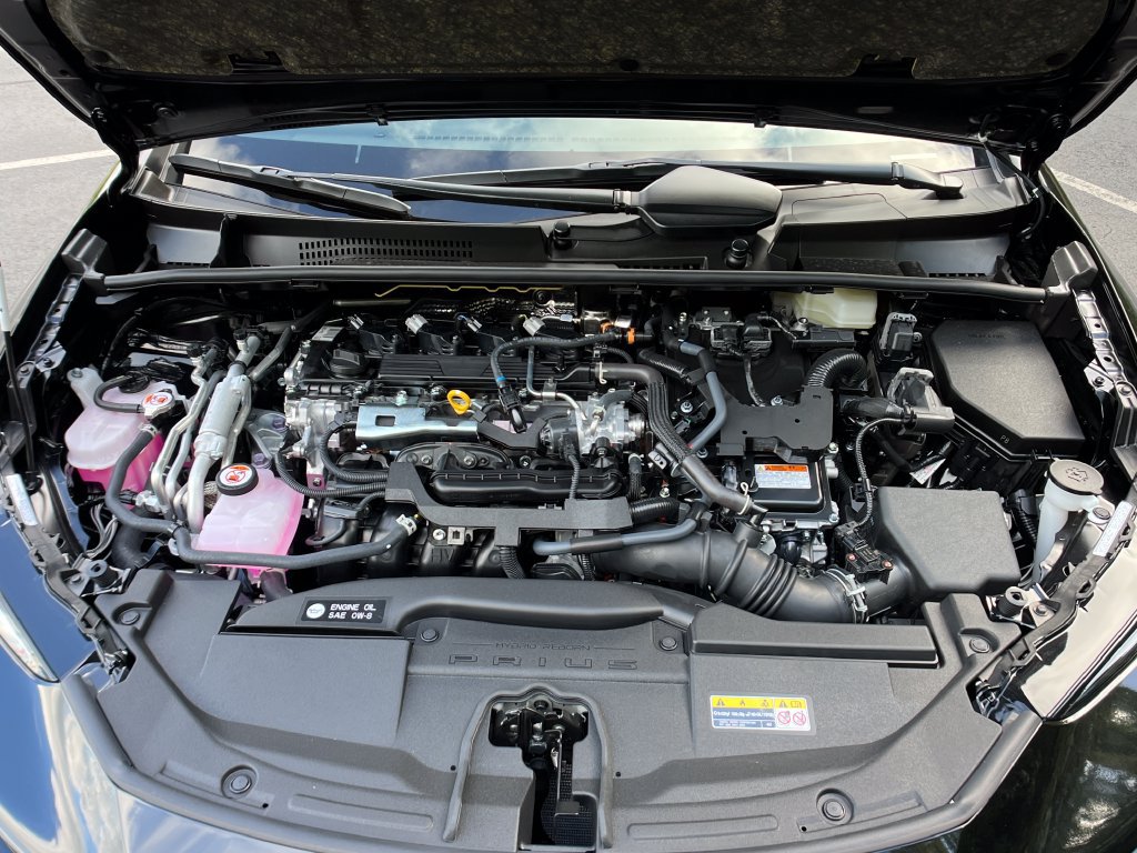 New 2027 Toyota Prius Plug-In Hybrid FWD image 22