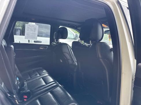 Used 2014 Jeep Grand Cherokee Limited w/ Luxury Group II AWD/4WD image 9