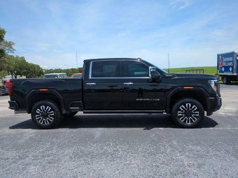 Used 2024 GMC Sierra 2500 Denali Ultimate AWD/4WD image 4