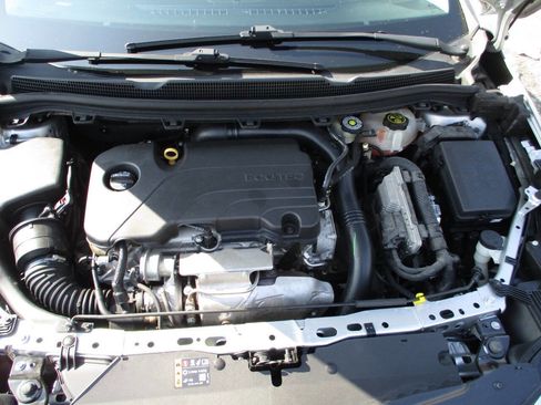 Used 2019 Chevrolet Cruze LS image 8