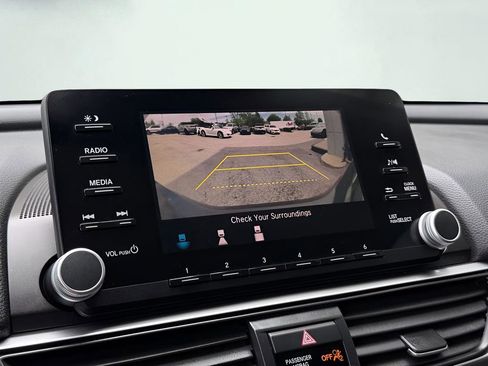 Used 2018 Honda Accord LX image 39