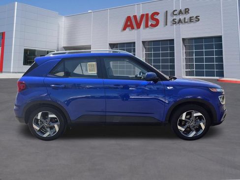 Used 2025 Hyundai Venue SEL FWD image 5