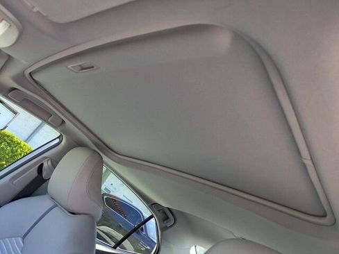 Used 2021 Toyota Camry SE w/ Convenience Package image 13