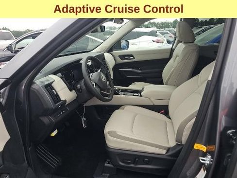 Used 2026 Nissan Pathfinder SL w/ SL Premium Package AWD/4WD image 10