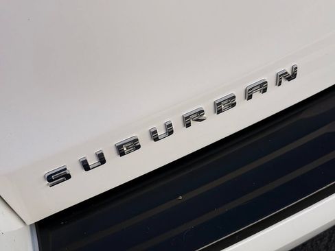 Used 2019 Chevrolet Suburban LT AWD/4WD image 10
