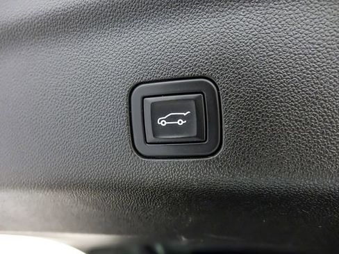 Certified 2023 GMC Yukon XL SLT w/ SLT Luxury Package image 34