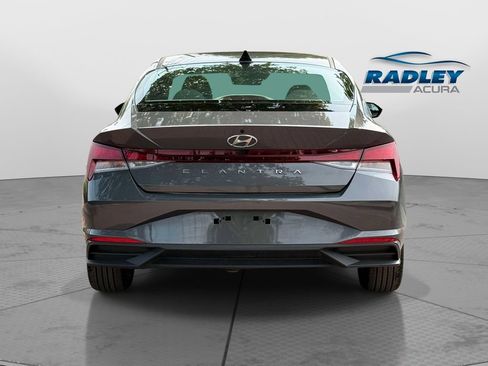 Used 2023 Hyundai Elantra SEL w/ Convenience Package FWD image 6