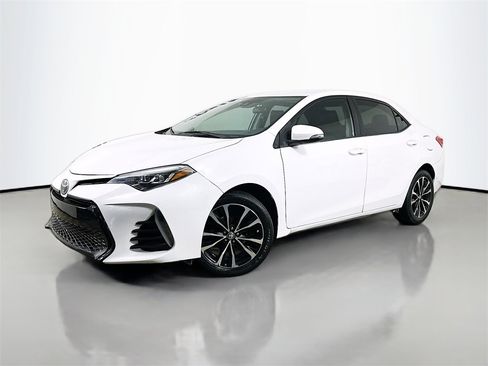Used 2017 Toyota Corolla SE image 3