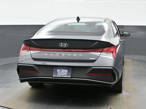 Certified 2025 Hyundai Elantra SEL image 5