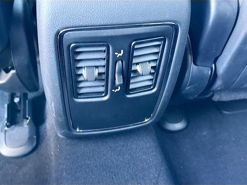 Used 2019 Jeep Grand Cherokee Laredo image 19