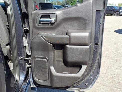 Used 2023 Chevrolet Silverado 1500 Custom image 14