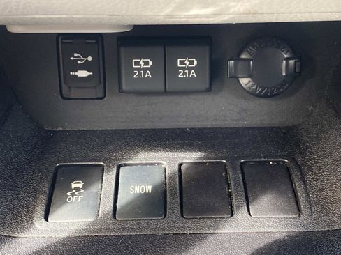 Used 2019 Toyota Highlander XLE image 22