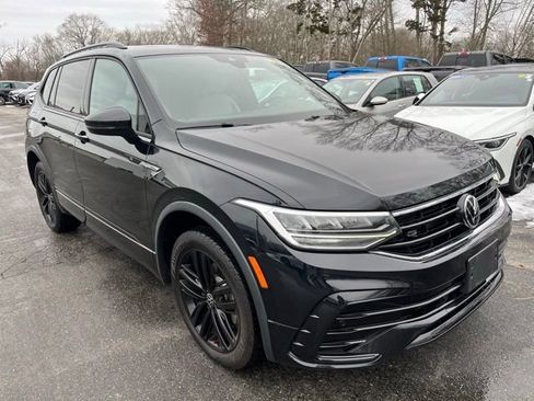 Certified 2022 Volkswagen Tiguan SE R-Line image 4