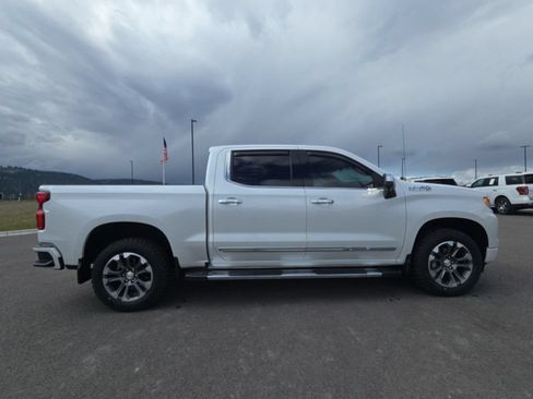 Used 2024 Chevrolet Silverado 1500 High Country w/ Technology Package AWD/4WD image 26