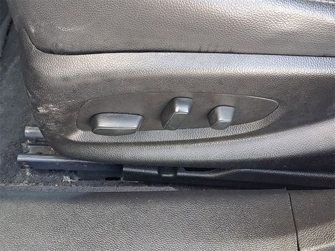 Used 2017 Chevrolet Impala LT image 6