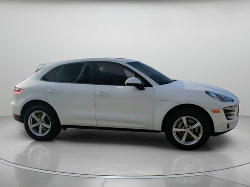 Used 2018 Porsche Macan image 33