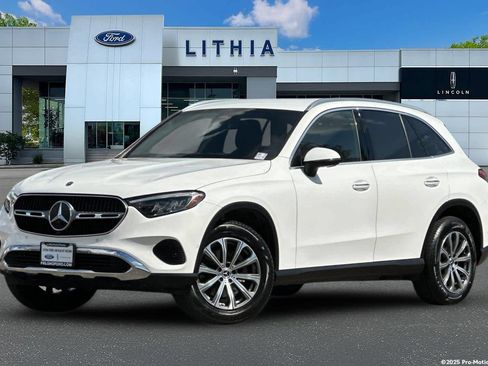 Used 2024 Mercedes-Benz GLC 300 w/ Winter Package image 1