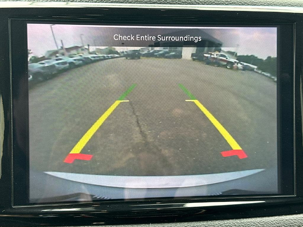 Used 2024 Chrysler Pacifica Limited FWD image 30