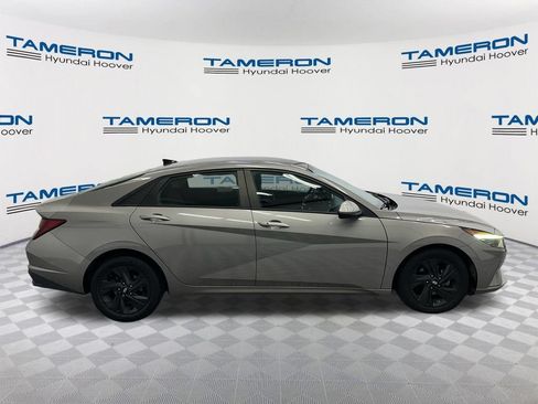 Used 2021 Hyundai Elantra SEL w/ Convenience Package FWD image 6