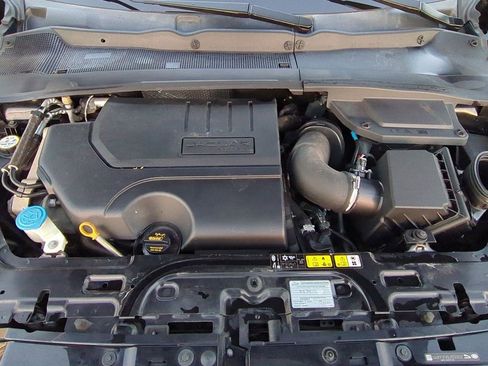 Used 2018 Jaguar E-PACE SE image 27