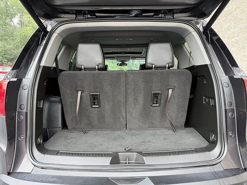 Used 2018 GMC Acadia SLT FWD image 30