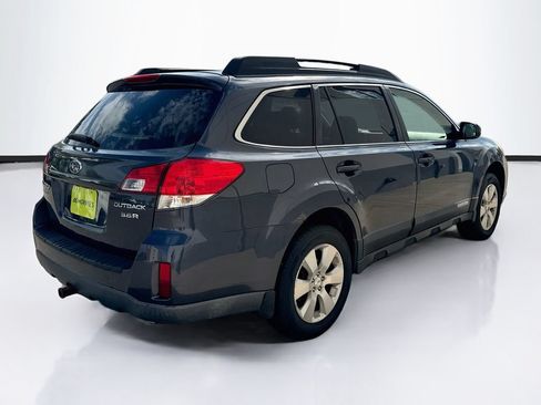 Used 2010 Subaru Outback 3.6R Limited w/ Popular Equipment Group 2A AWD/4WD image 5