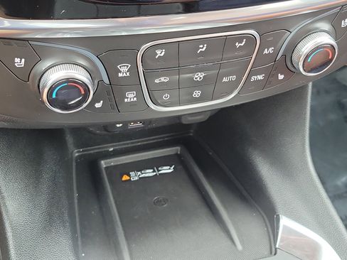 Used 2021 Chevrolet Traverse High Country AWD/4WD image 39