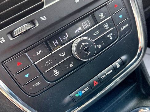 Used 2018 Dodge Grand Caravan GT image 21