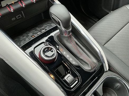 Used 2024 GMC Canyon AT4X w/ AT4X AEV Edition image 22