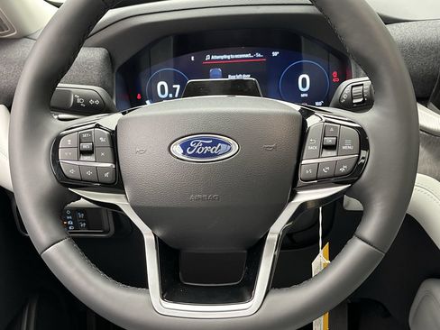 New 2026 Ford Explorer Platinum w/ LUX Leather Package AWD/4WD image 16