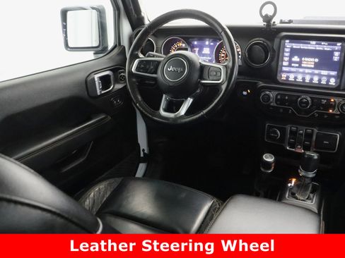 Used 2020 Jeep Wrangler Unlimited Sahara image 32